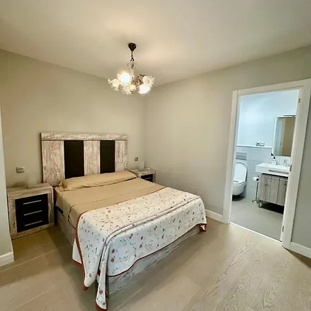 Ranee - 2 Bed 2 Bath In Centre *